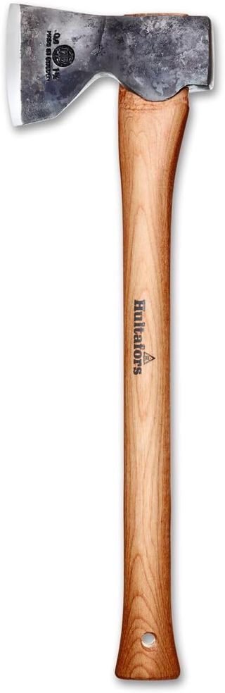 Hache de Charpentier forgée à la Main STÅLBERG 500mm I Hultafors I Forgée en Suède I 1225g Hache Premium avec Manche en Bois de Hickory I Affûtage Skandi I Protège-Lame en Cuir Inclus I 841730