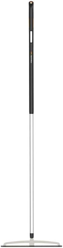 Fiskars Balai à feuilles à dents très résistantes, Longueur : 176,5 cm, Largeur: 61,5 cm, Noir/Orange, Aluminium/Plastique, XXL, Xact, 1027036