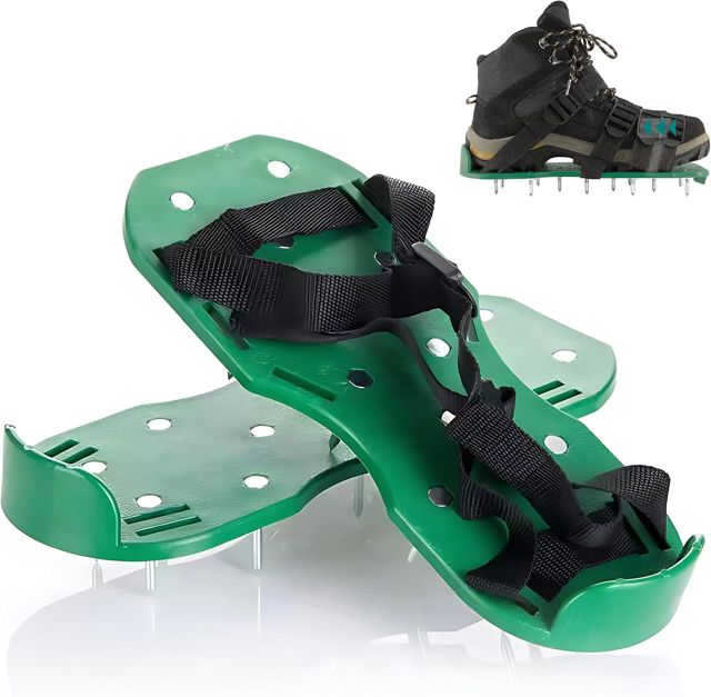 Relaxdays Chaussures de décompactage de Gazon, 13 Pointes, aérateur de pelouse, BT : 32,5 x 15 cm, Noir/Vert