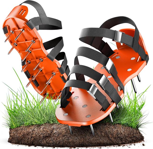 GRÜNTEK Aérateur Gazon Pelouse Sandales Chaussures à Clous Aération Réagreage Sol Epoxy. Clous en Acier, Boucles en Métal, Taille Unique.