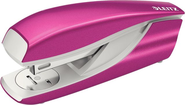 Leitz Agrafeuse de Bureau, Capacité 30 Feuilles, Noir, Boîtier Métallique Ergonomique, Agrafes Incluses, Gamme NeXXt, 55026095