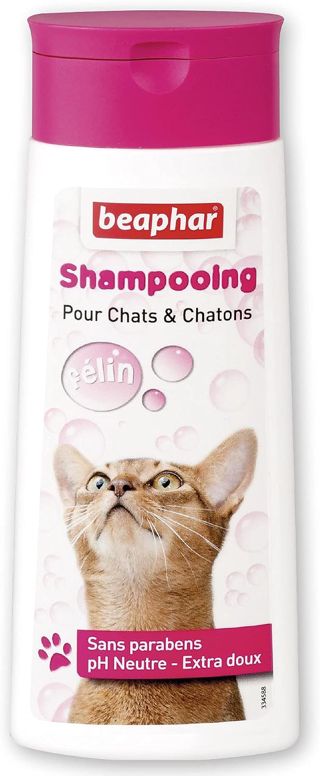 BEAPHAR – Shampooing Essentiel Universel pour Chat – Extra-Doux – Pelage Brillant – Contient de l'huile de Macadamia et de l'Aloe Vera – sans parabène ni Silicone – pH Neutre – Produit Vegan – 250 ML
