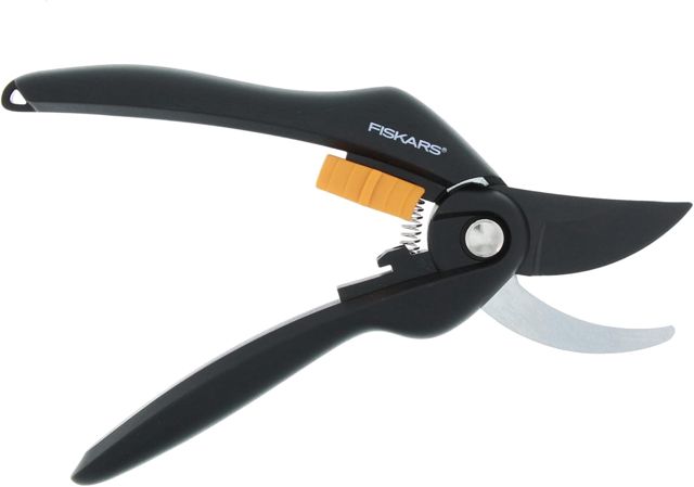 Fiskars Sécateur à Lame Franche M, Solid, P321, Pour Branches et Rameaux Frais, Revêtement Antiadhésif, Lame en Acier Inoxydable, Longueur : 20,1 cm, Noir/Orange, 1057162