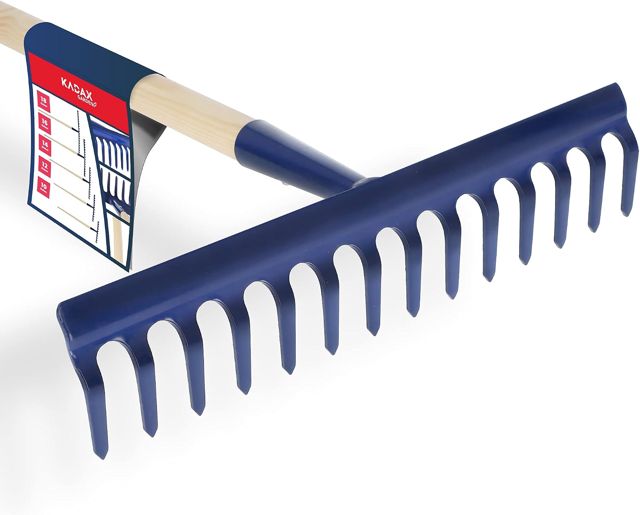 KADAX Râteau Large à Feuilles en Métal avec Tête Renforcée et Long Manche en Bois - Outil de Jardin pour Désherber, Fertiliser (18 Dents)