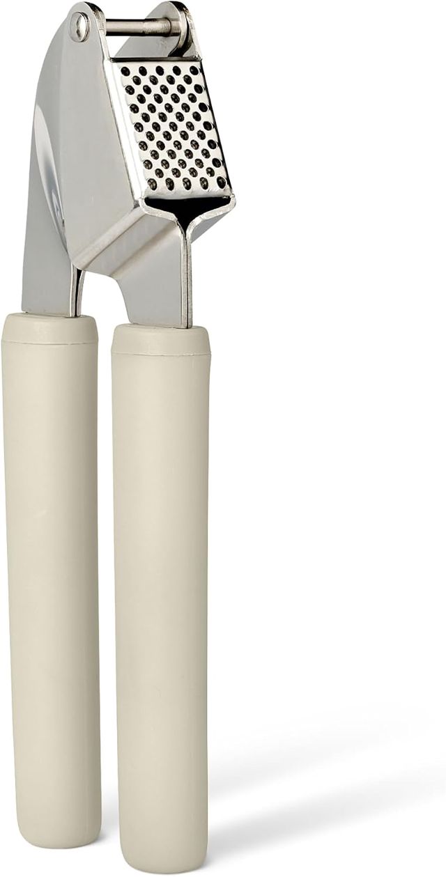 Amazon Basics Presse-Ail, Manche Ergonomique Souple, Compatible Lave-Vaisselle, Couleur Gris Lin