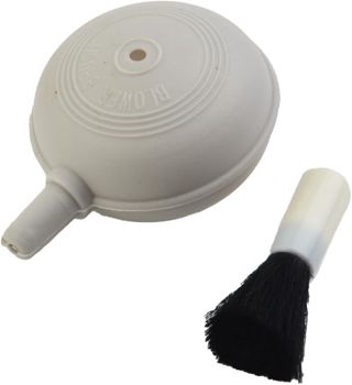 Brosse de nettoyage amovible sur le souffleur d'air pour un aspect visuel