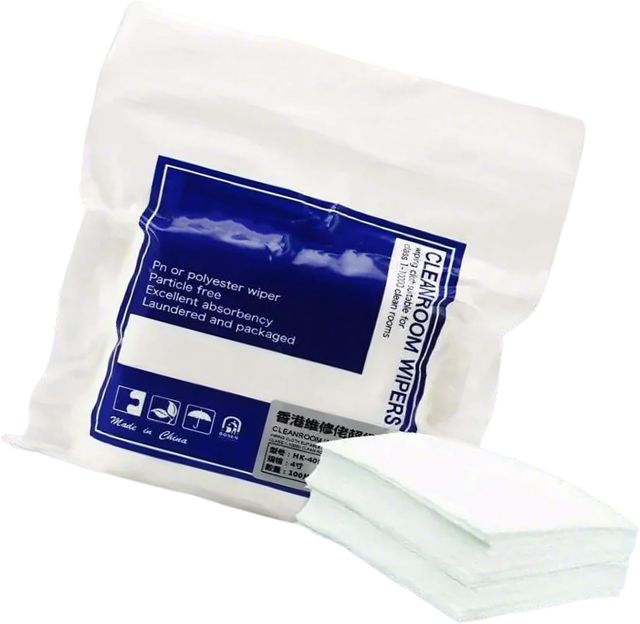 Microfibre antistatique adaptée à un usage industriel et à l'entretien du matériel, solution de nettoyage économique d'instruments optiques de laboratoire