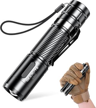 GEARLITE Lampe Torche LED Ultra Puissante Rechargeable, 2000LM Lampe de Poche Puissante Rechargeable avec 3 Modes D'éclairage Zoomable, IP65 Étanche Incassable Flashlight pour Camping Pêche Urgences