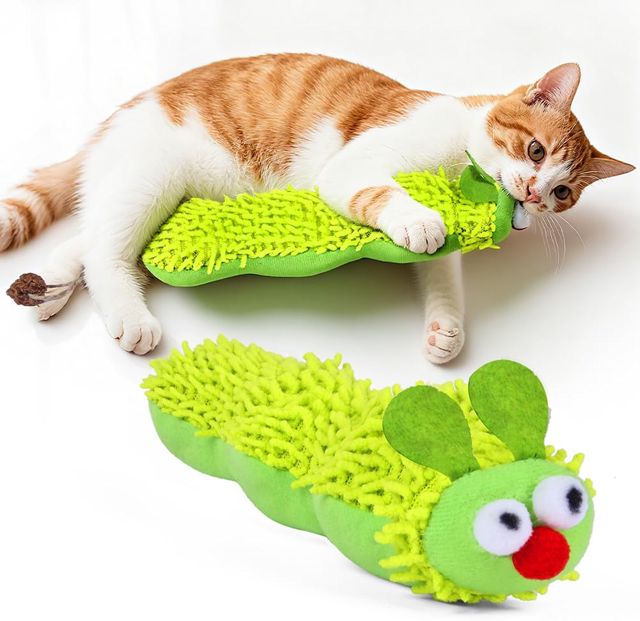 OSDUE Jouet Interactif à l'herbe à Chat, 1 Pcs Chenille Coussin en Peluche Doux Peluches d'herbe à Chat Boule Jouets Interactif Jouets Interieur pour Griffer Mâcher Soins Dentaires