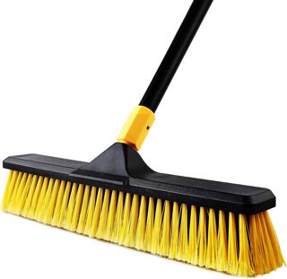 Yocada Balai télescopique à poils durs de 45,7 cm - Balai commercial pour extérieur, idéal pour nettoyer le patio, le garage, le pont, le béton, le bois, la pierre, le carrelage et le sol - Manche de