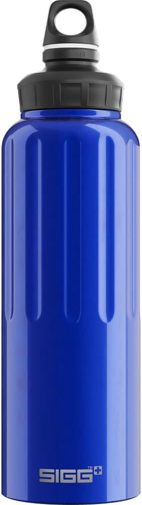 Sigg - Gourde Aluminium - Traveller Red Mountain - Certifiée Neutre En CO2 - Convient Aux Boissons Gazeuses - Étanche & Légère - Sans BPA - Pour Sport, Camping, Randonnée - Rouge Montagne - 1L