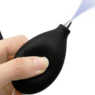 Plumeau soufflant pour clavier - Souffleur d'air PC Detailing