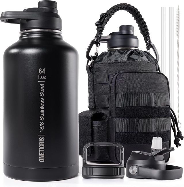 OneTigris Gourde en acier inoxydable, bouteille d'eau 2L haute capacité, bouteille de sport avec un bon effet isolant pour vélo, camping, yoga, salle de sport, airsoft, Camouflage Brun Coyote, 64OZ