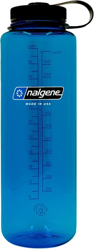 Nalgene Sustain Tritan Bouteille d'eau sans BPA fabriquée avec Un matériau dérivé de 50% de déchets Plastiques, 1,4 l, Ouverture Large, Bleu